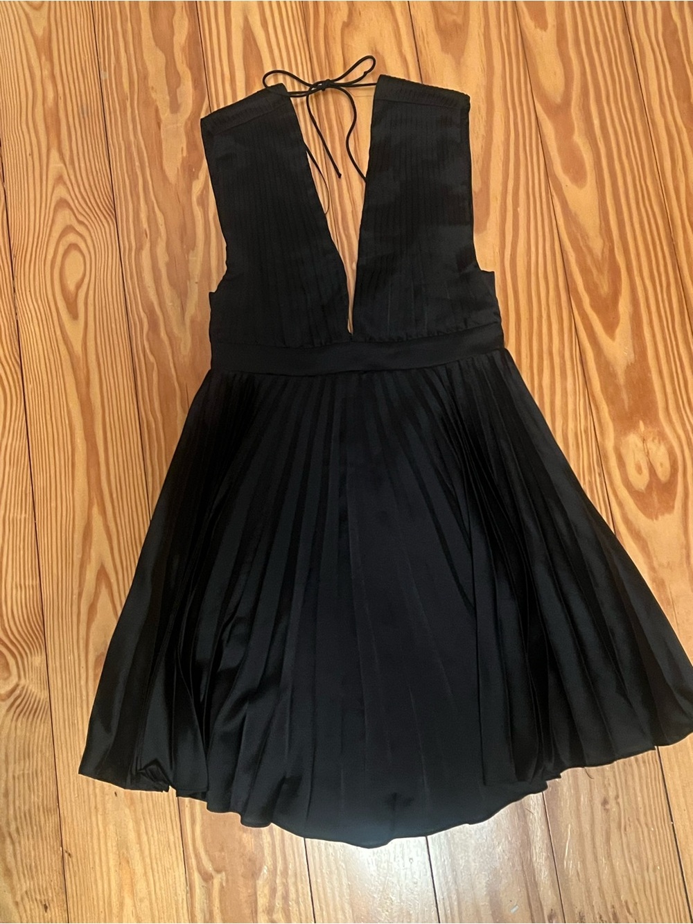 Abercrombie & Fitch Black Pleated Dress – Size S